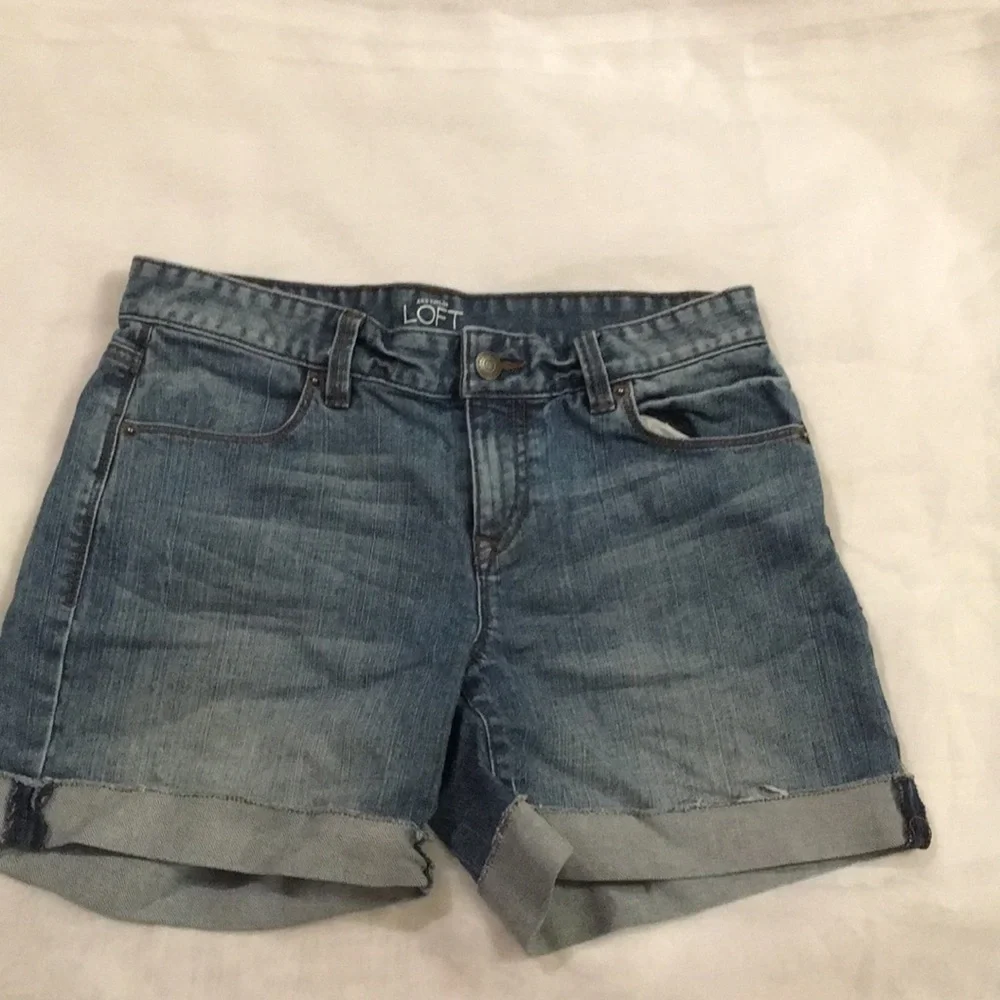 Ann Taylor LOFT Shorts size 2 (F)